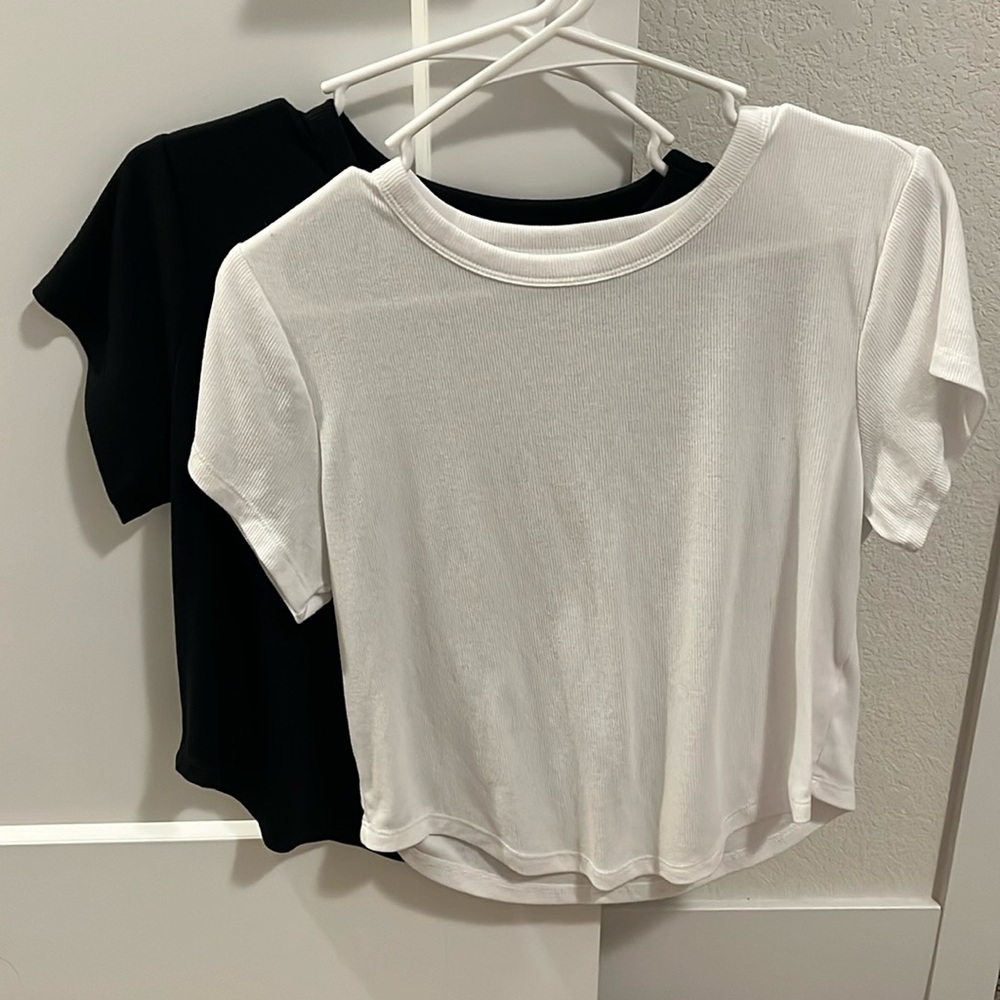 2 Black and 2 White Tee Bundle